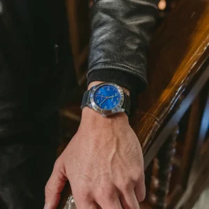 Minor Heritage Electric Blue - Automatic wristwatch. Made in Switzerland and designed in Spain